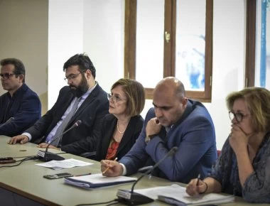 Κάνουν πίσω Ζορμπά και Στρατής: Δεν ζητούν πλέον την παραίτηση της αρχαιολόγου για το αναβατόριο